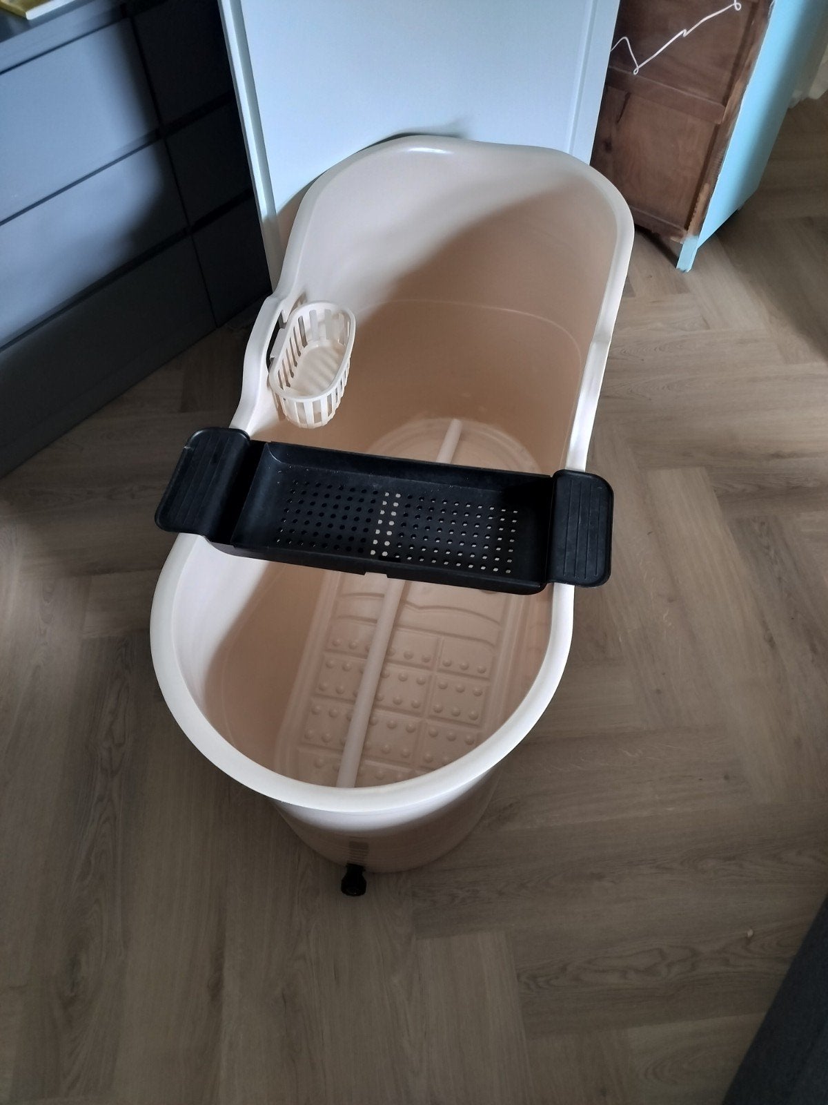 Kunststofbad van the future company., Huis en Inrichting, Badkamer | Badkamermeubels, Ophalen, Overige typen, 50 tot 100 cm, Zo goed als nieuw