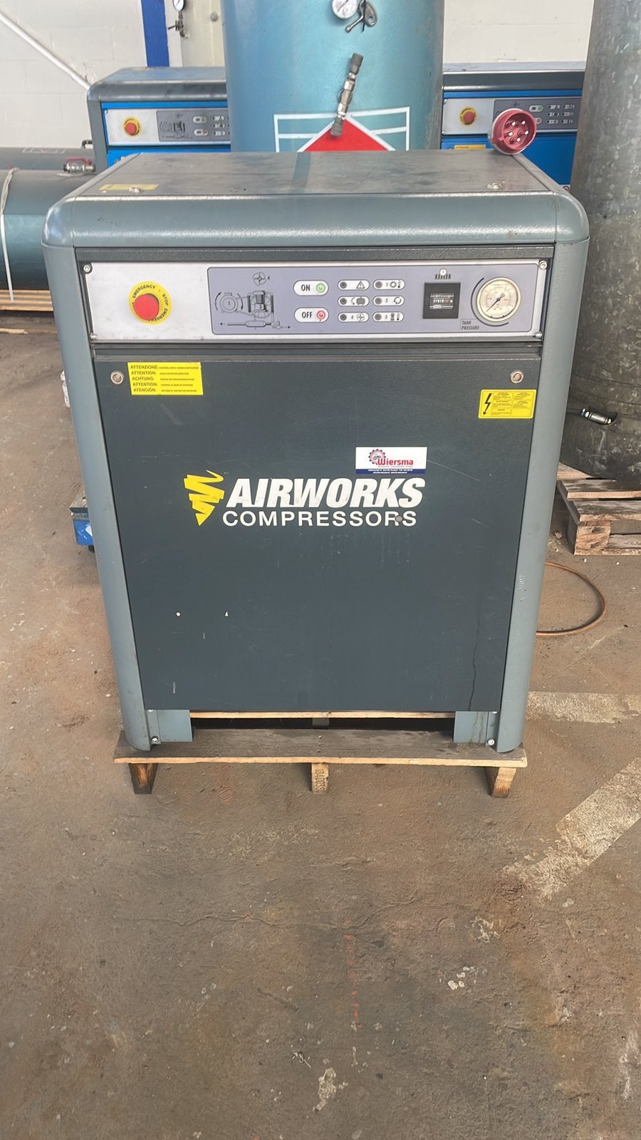 Airworks 5,5 KW COMPRESSOR, 100 liter of meer, Ophalen of Verzenden, Zo goed als nieuw, 400 tot 800 liter/min