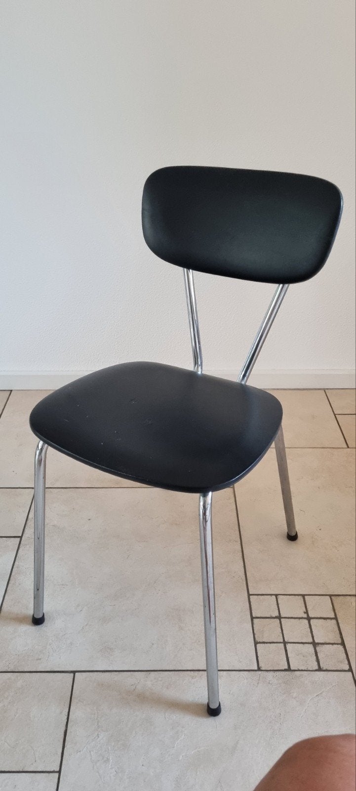Zwarte stoel met chromen poten, Zwart, Modern, Functioneel, Ophalen of Verzenden, Eén