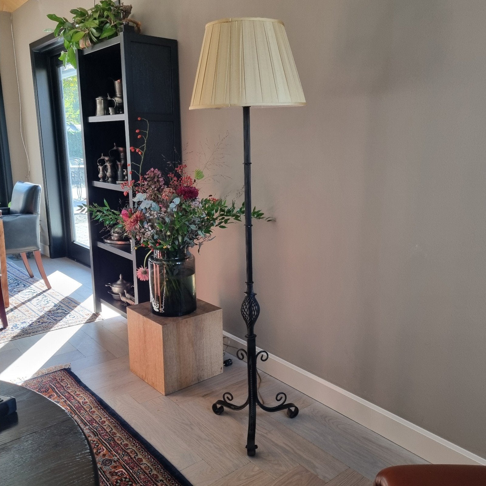 smeedijzeren staande lamp vintage met linnen kap, Ophalen, Vintage, E27 (groot), 150 tot 200 cm