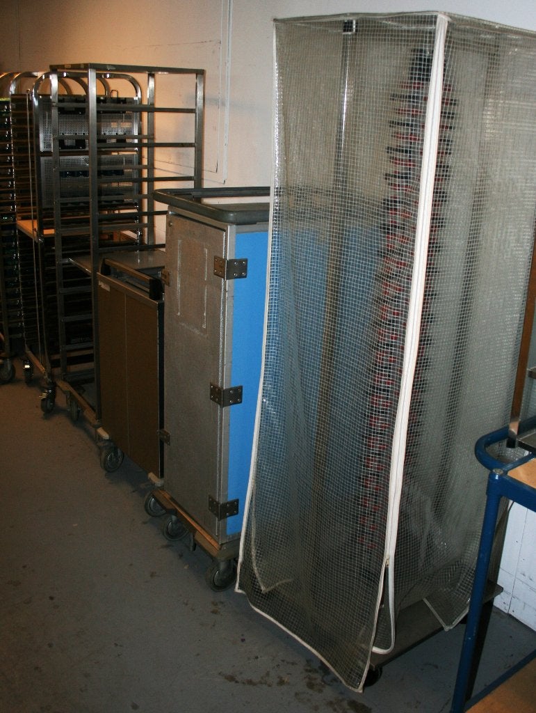 MOET WEG Serveer- en regaalwagens en Koffieapparatuur TEAB, Zilver, Ophalen of Verzenden, Metaal, Overige merken