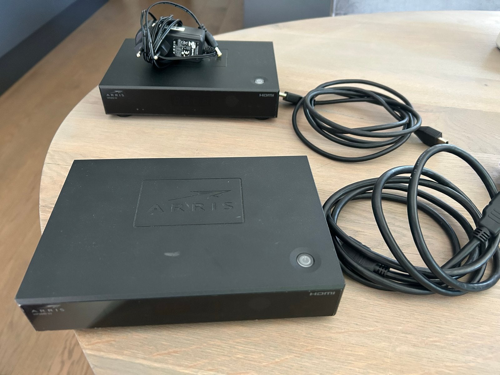 Arris VIP2952 V2 Decoder 2 stuks, Ophalen of Verzenden, Zo goed als nieuw, Decoder