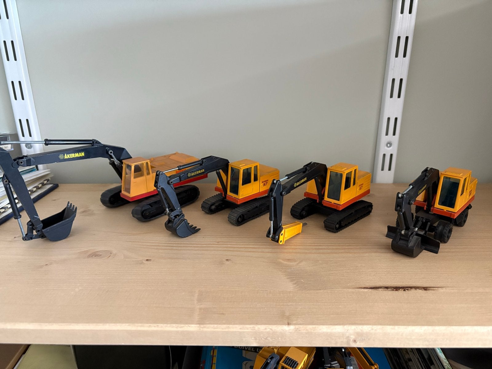 Set van 4 Akerman graafmachine schaalmodellen 1:50, Ophalen of Verzenden, Gebruikt, Hijskraan, Tractor of Landbouw