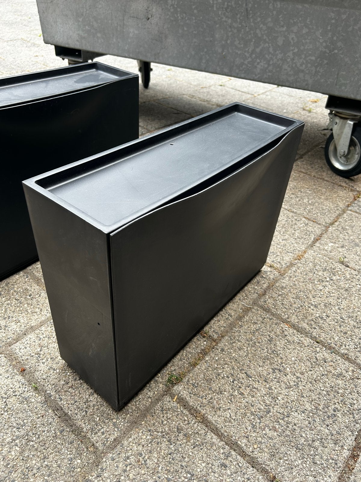 2x Zwarte wand-schoendoos / schoenenrek, Ophalen, Gebruikt
