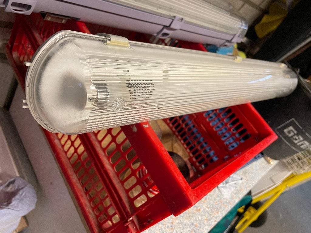 2x TL armatuur ongeveer 63 cm lang 6euro per stuk, Ophalen, Zo goed als nieuw, Overige fittingen, Overige typen