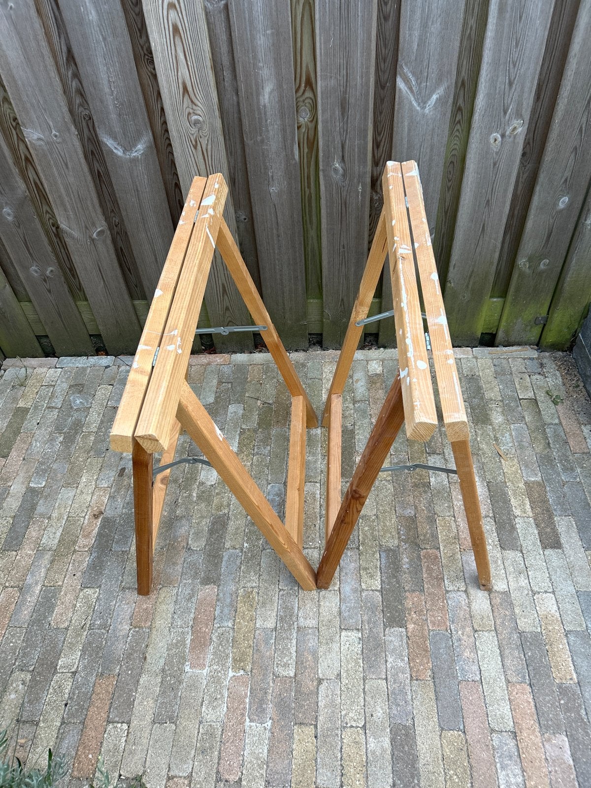 Twee gebruikte houten schragen - Ophalen in Papendrecht, Doe-het-zelf en Verbouw, Werkbanken, Ophalen of Verzenden, Gebruikt