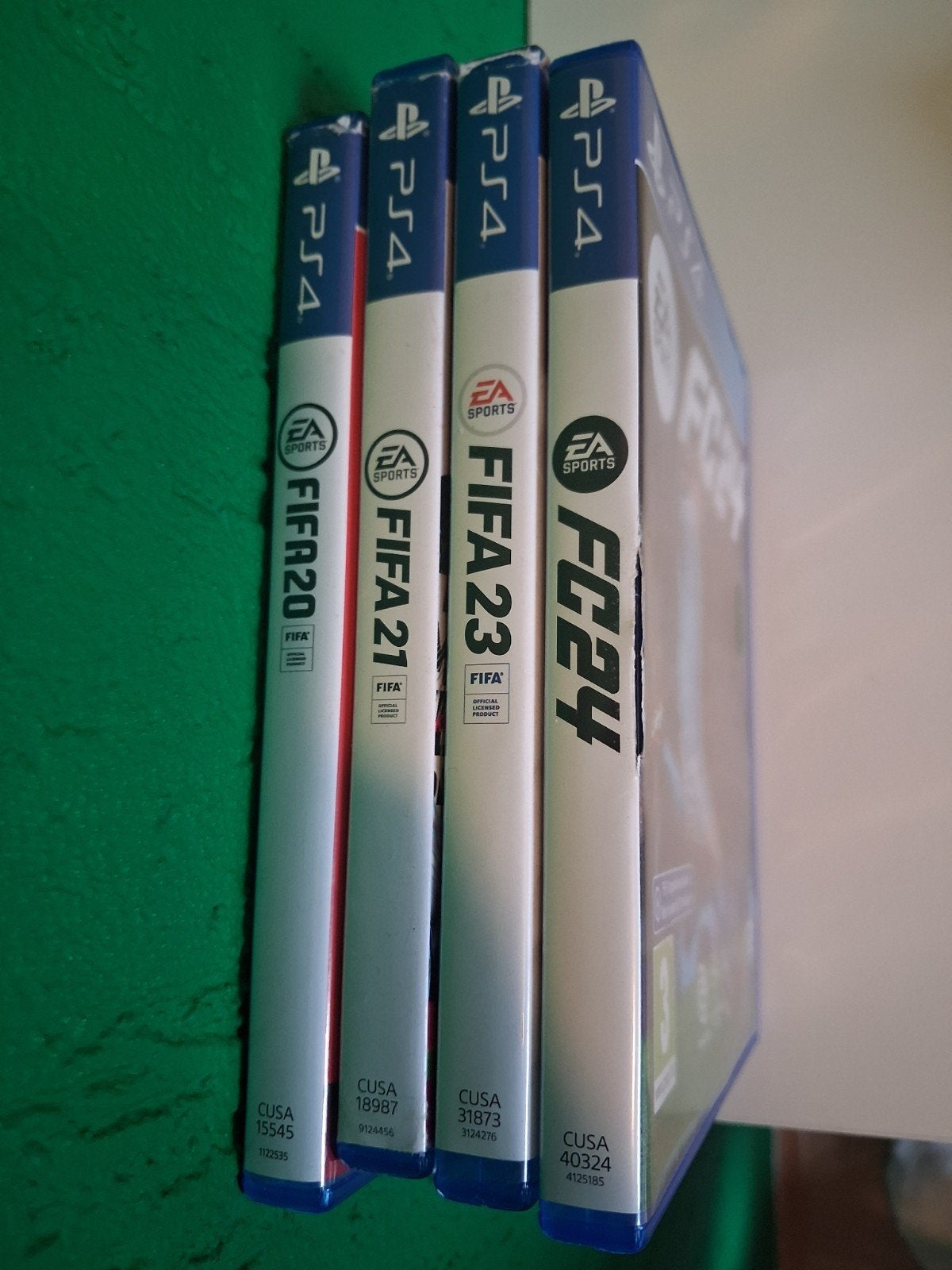 FIFA 20, 21, 23 en FC 24 PS4 Games Bundel, Spelcomputers en Games, Ophalen of Verzenden, Zo goed als nieuw, Eén computer, Sport