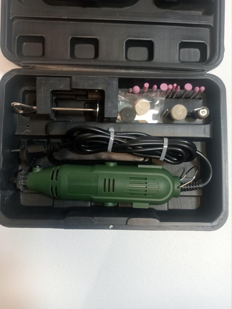 Elektrische multitool / graveerset compleet in koffer, Ophalen of Verzenden, Minder dan 600 watt, 30 tot 70 mm