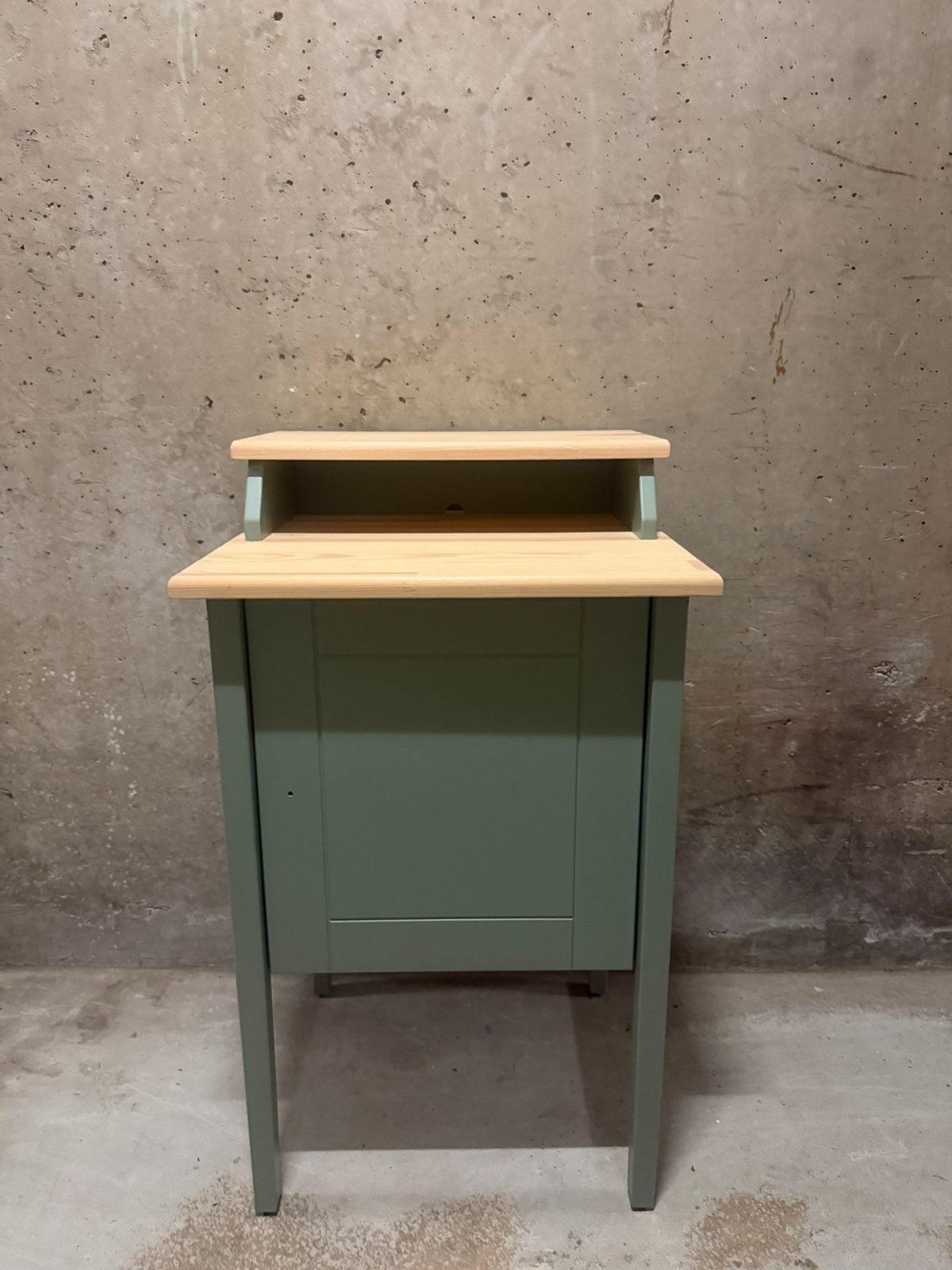 Ikea OLDERDALEN nachtkastje, Huis en Inrichting, Slaapkamer | Nachtkastjes, Ophalen, Minder dan 45 cm, 55 tot 70 cm, Zo goed als nieuw
