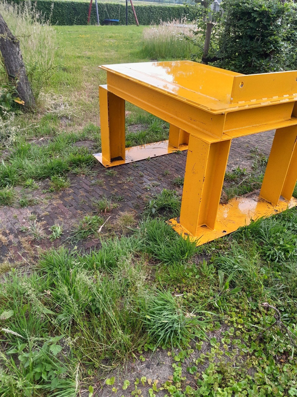 Stevige werkbank / tafel, geel metaal, Ophalen, Gebruikt, 70 tot 120 cm