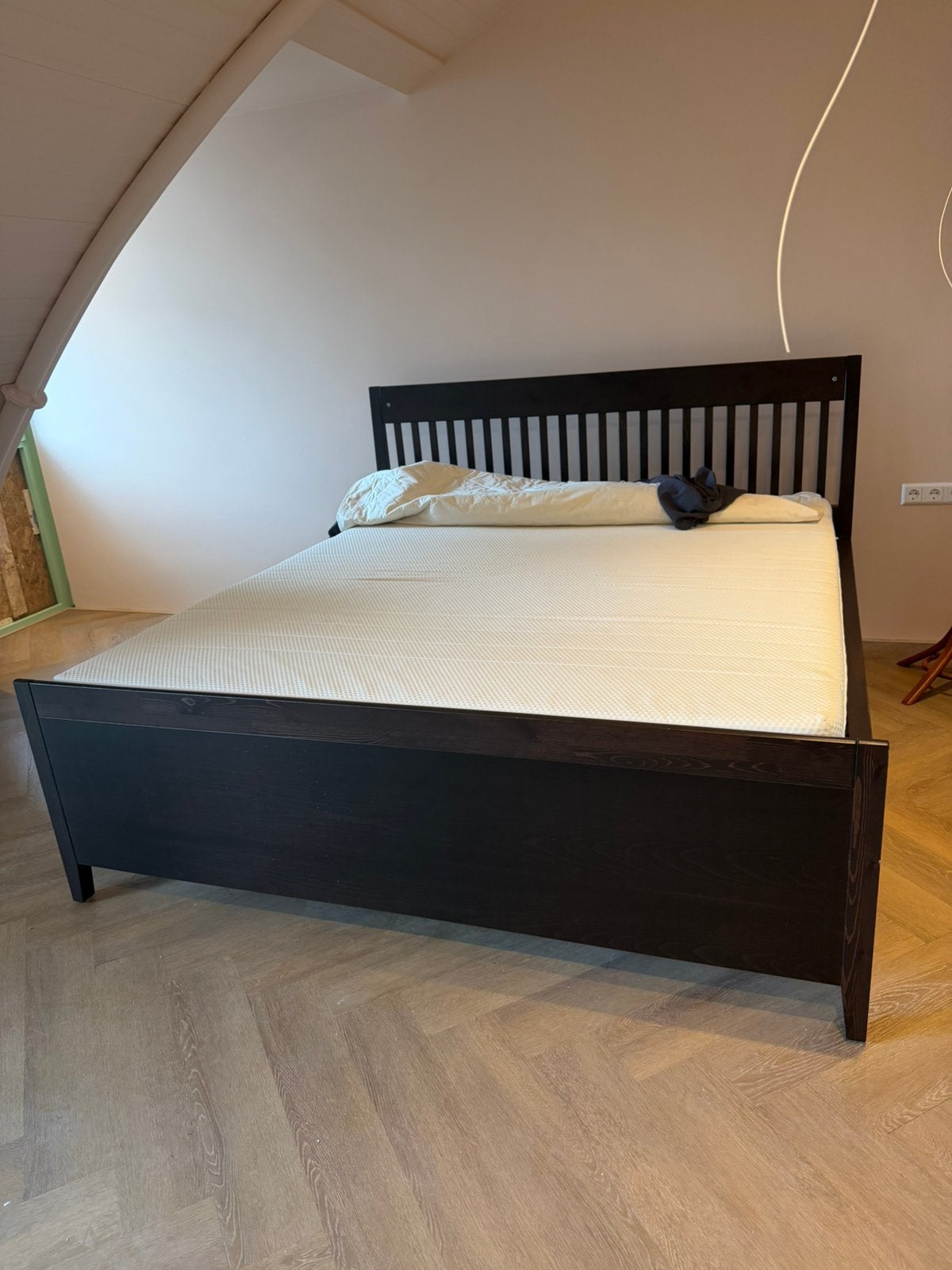 Groot bed 180x200 te koop inclusief matras, Huis en Inrichting, Ophalen, Wit, Tweepersoons, Zo goed als nieuw