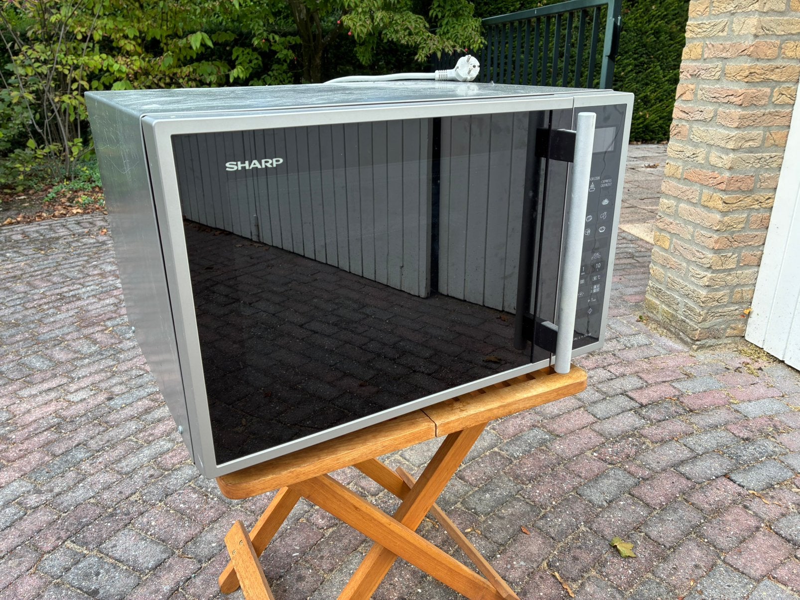 Sharp combimagnetron R 696-A 40 liter, Witgoed en Apparatuur, Ovens, Ophalen, Zo goed als nieuw, Minder dan 45 cm