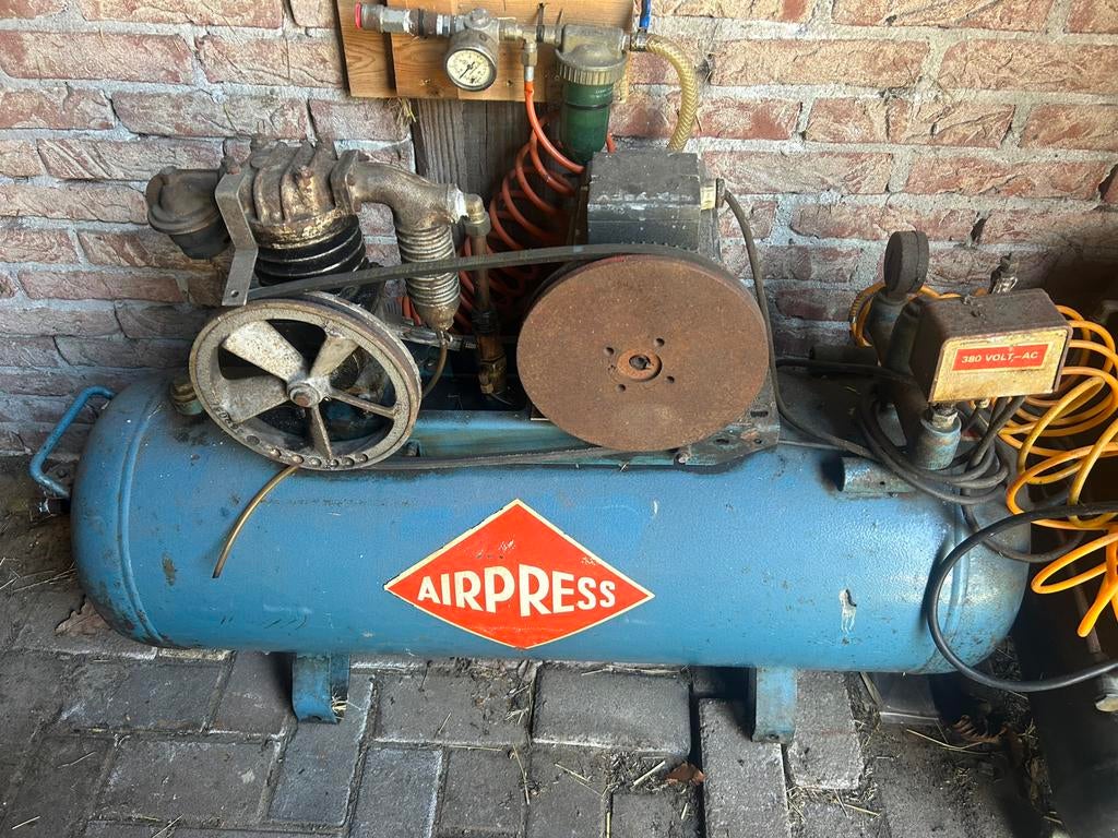 Airpress compressor 380, Doe-het-zelf en Verbouw, Compressors, 100 liter of meer, Ophalen, Gebruikt, 6 tot 10 bar