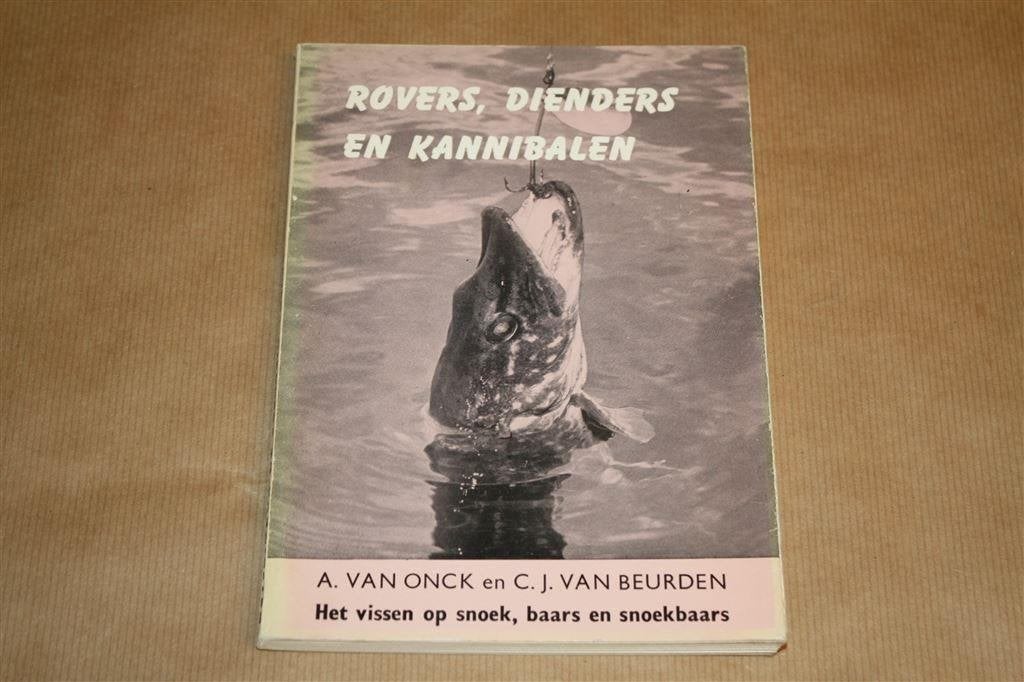 Rovers, dienders en kannibalen - Vissen op snoek, baars en s, Ophalen of Verzenden, Zo goed als nieuw