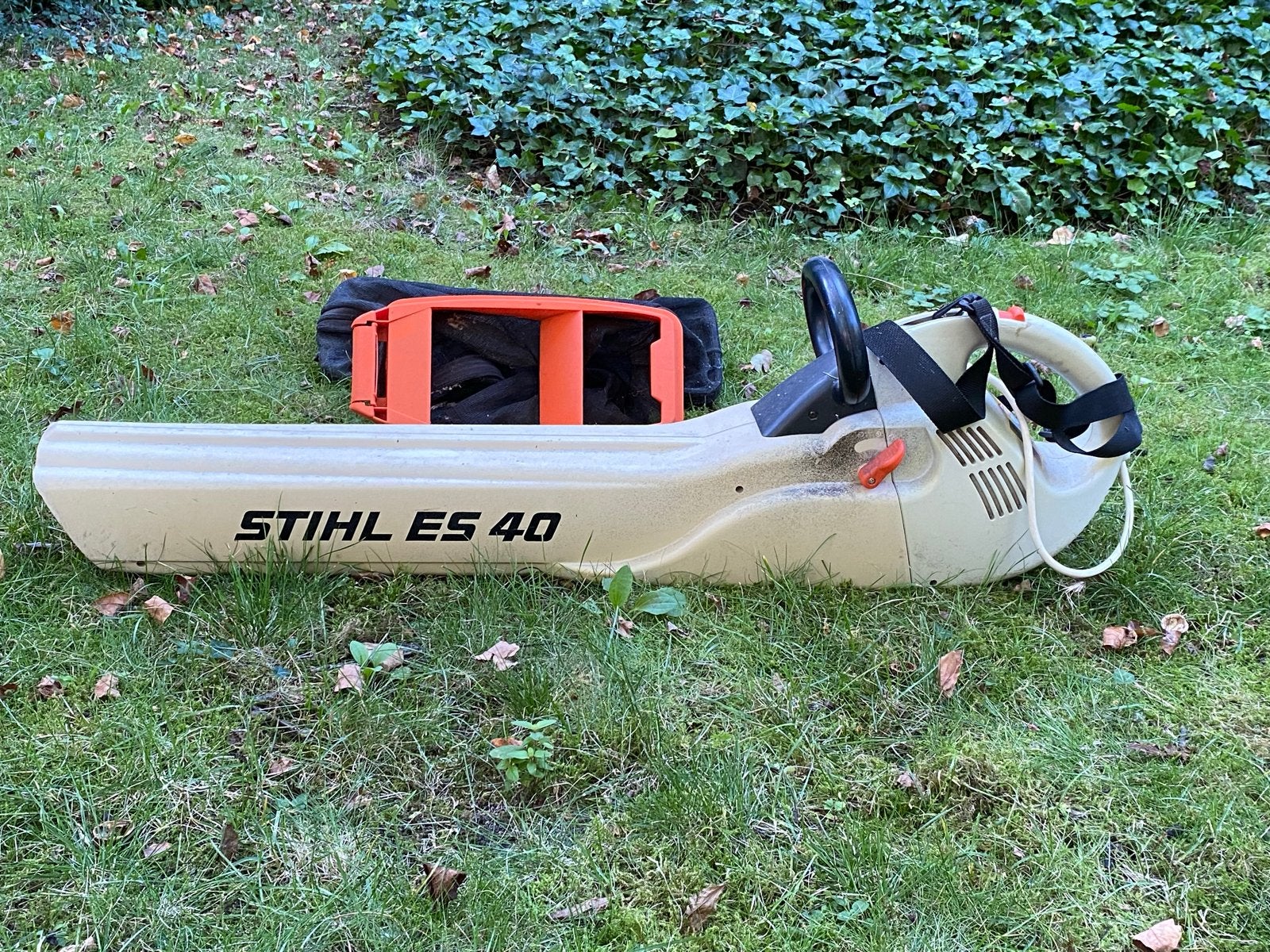 Stihl ES 40 elektrische bladblazer/bladzuiger, Ophalen, Gebruikt, Handgedragen, Met opvangzak