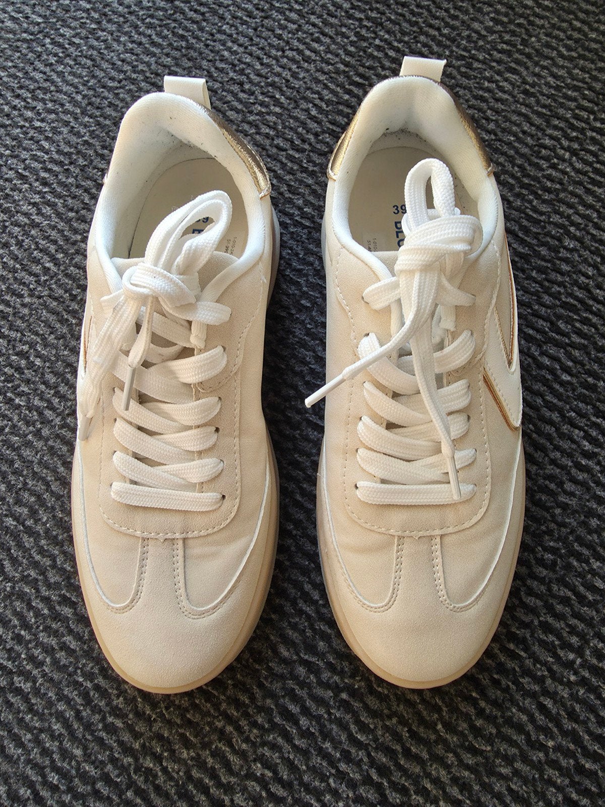 Nieuwe Scapino sneakers maat 39, Kleding | Dames, Schoenen, Ophalen of Verzenden, Nieuw, Beige, Sneakers of Gympen