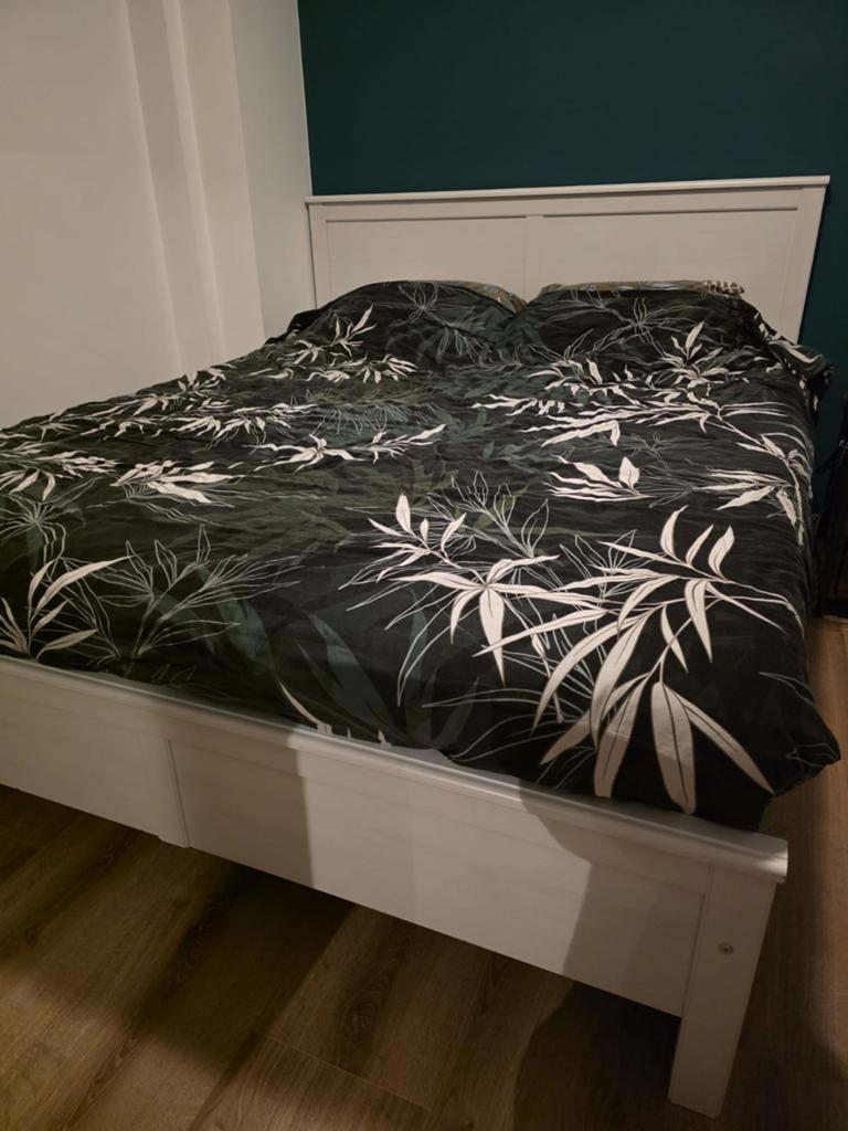 Bed 200x160 met zelfgebouwde bakken Gratis af te halen, Ophalen, Gebruikt, 180 cm of meer, 100 cm of meer