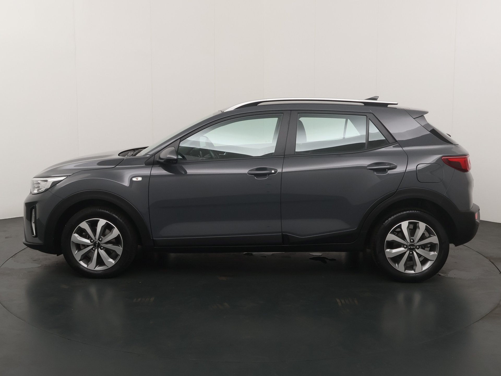 Kia Stonic 1.0 T-GDi MHEV 100 pk ComfortLine | Camera | Navi, Gebruikt, Bedrijf, Handgeschakeld, Hybride Elektrisch/Benzine
