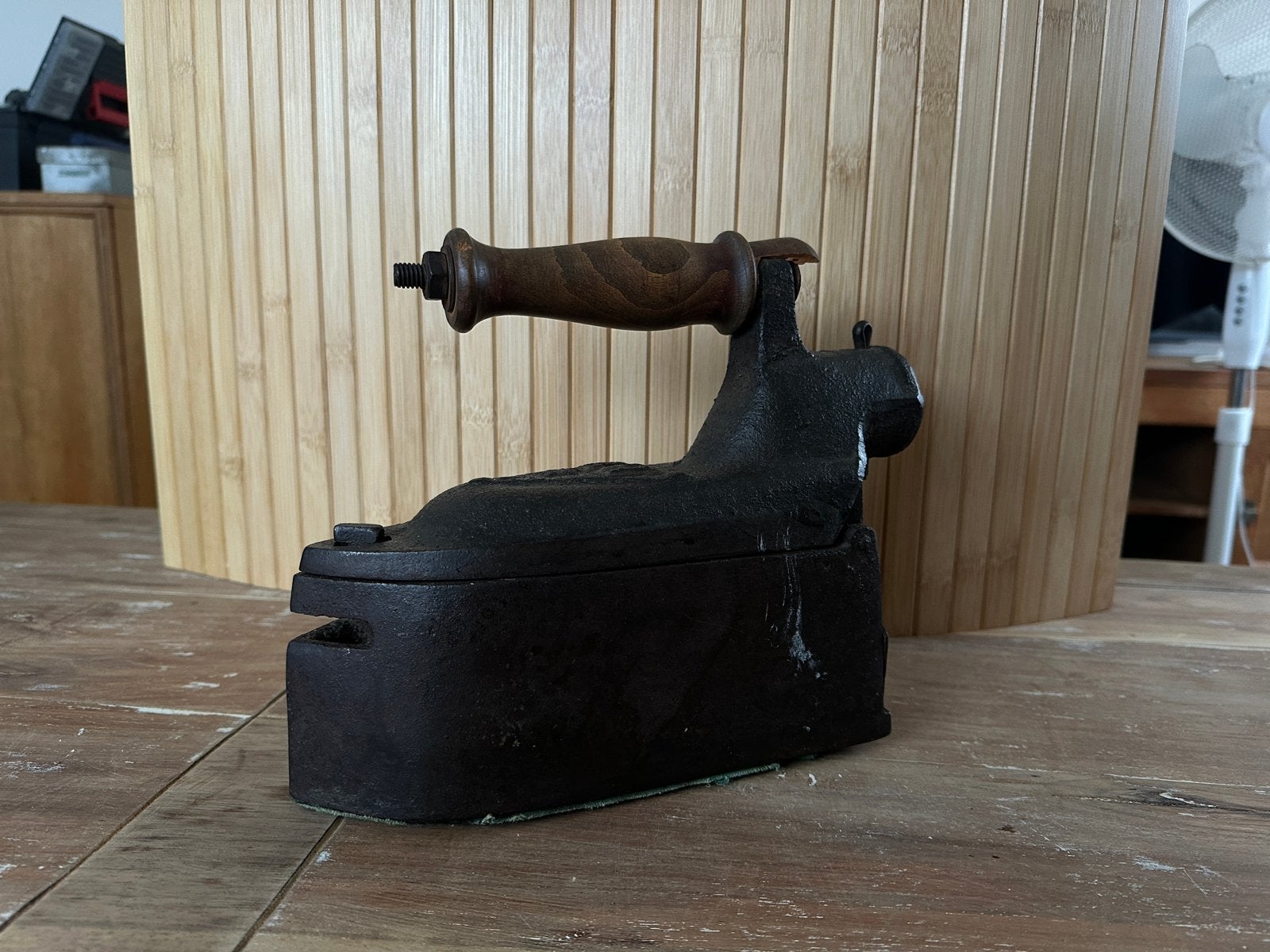 Antiek strijkijzer op kolen - Decoratief item, Ophalen