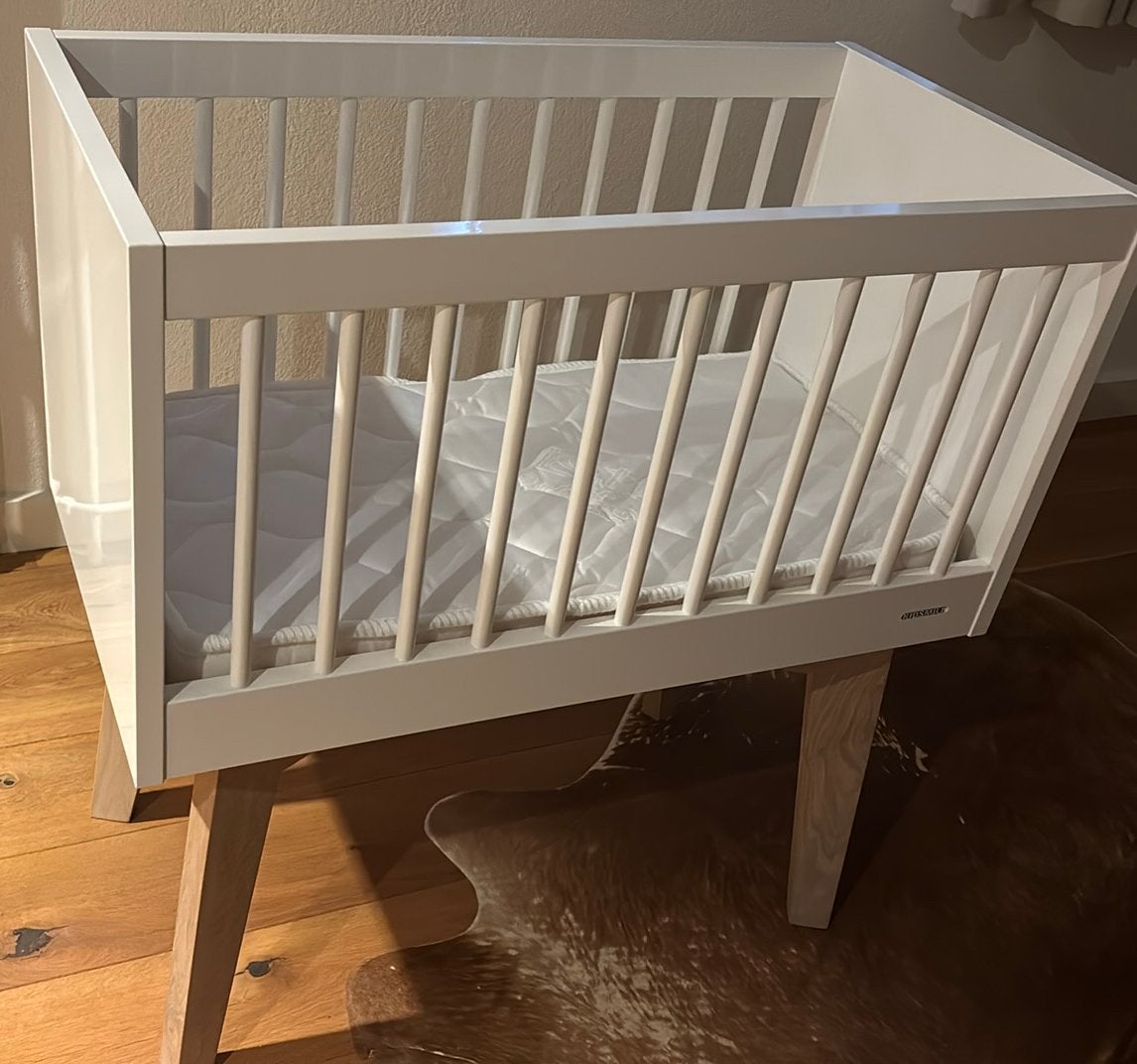 Kidsmill Sixties wieg - wit hout, Ophalen, Zo goed als nieuw, Wieg