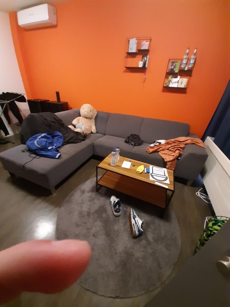 De bank, Huizen en Kamers, Kamers te huur