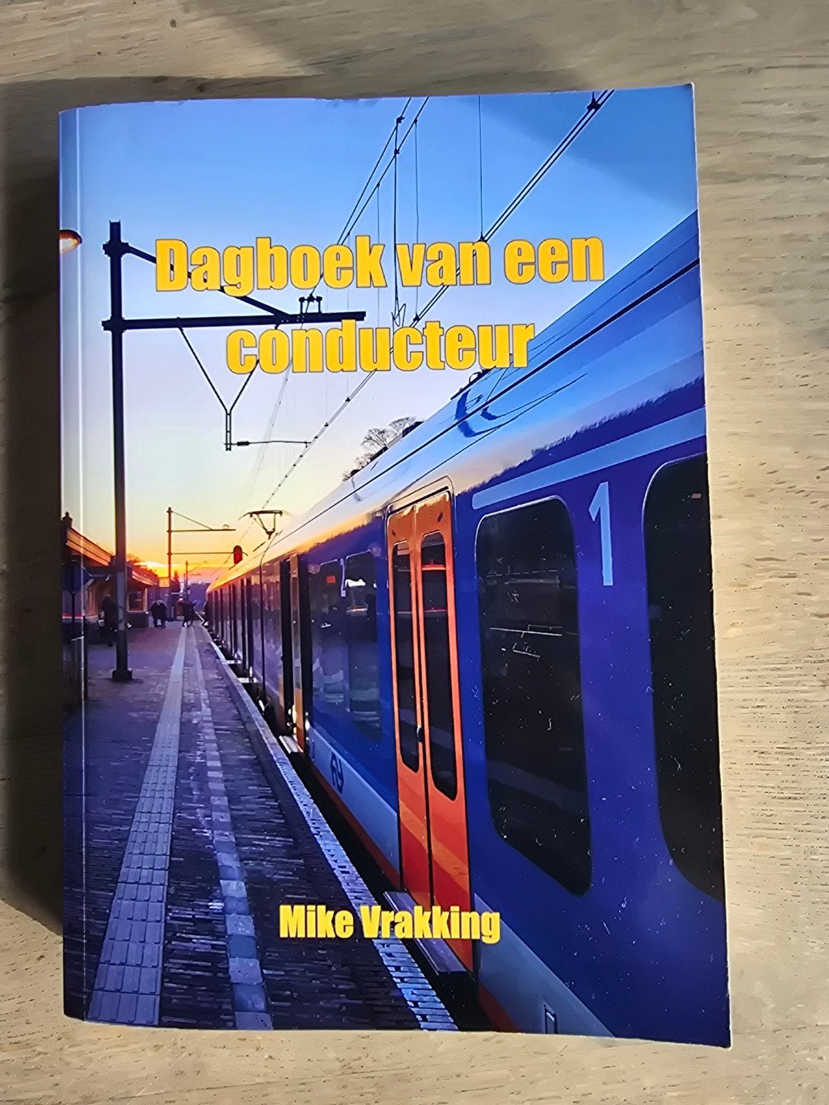 Dagboek van een conducteur - Mike Vrakking, Ophalen of Verzenden, Zo goed als nieuw, Mike Vrakking, Nederland