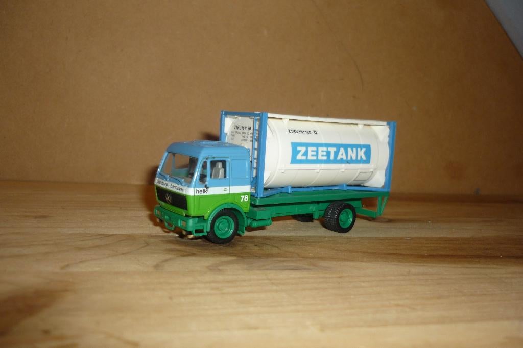 truck met container, Hobby en Vrije tijd, Modelauto's | 1:43, Ophalen of Verzenden, Zo goed als nieuw, Bus of Vrachtwagen, Overige merken