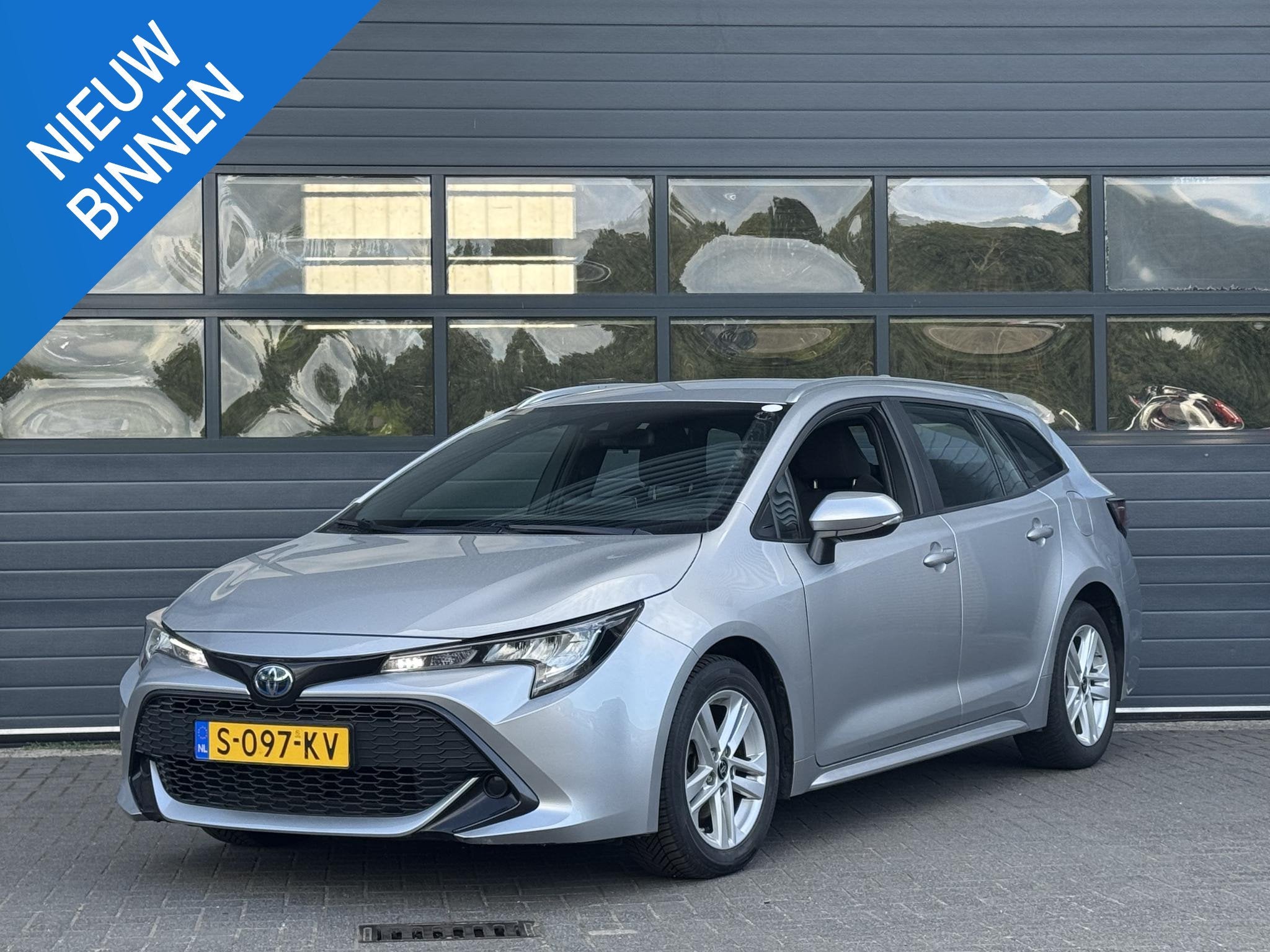 TOYOTA COROLLA TOURING SPORTS 1.8 HYBRID ACTIVE I AUTOMAAT I, Auto's, Toyota, 1345 kg, Gebruikt, 4 cilinders, Met garantie (alle)