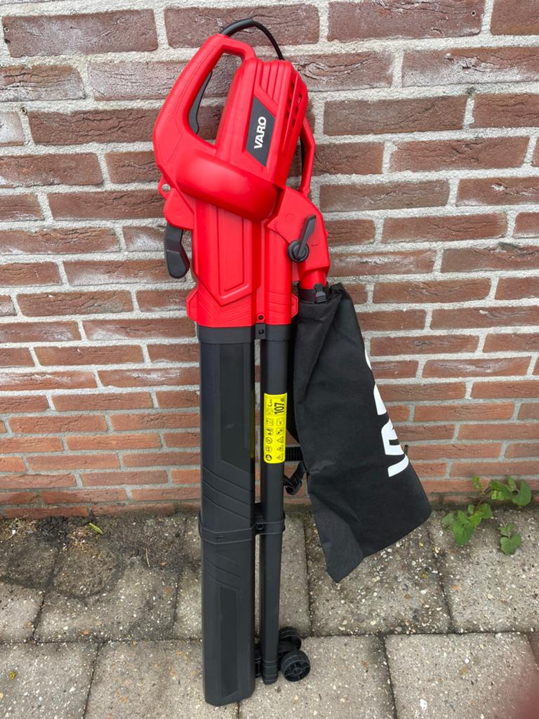 Varo Bladblazer/Bladzuiger met Versnipperfunctie, Tuin en Terras, Bladblazers, Gebruikt, Handgedragen, Ophalen of Verzenden, Met opvangzak