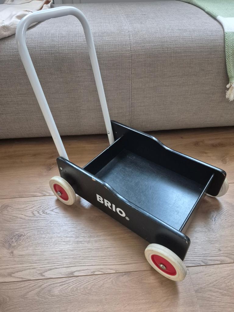 Brio loopwagen zwart - Stevige houten duwkar, Ophalen, Gebruikt, Overige typen, Met wieltjes