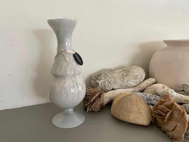 Decoratieve glazen vaas. Wit gemarmerd glas. Riverdale label, Ophalen