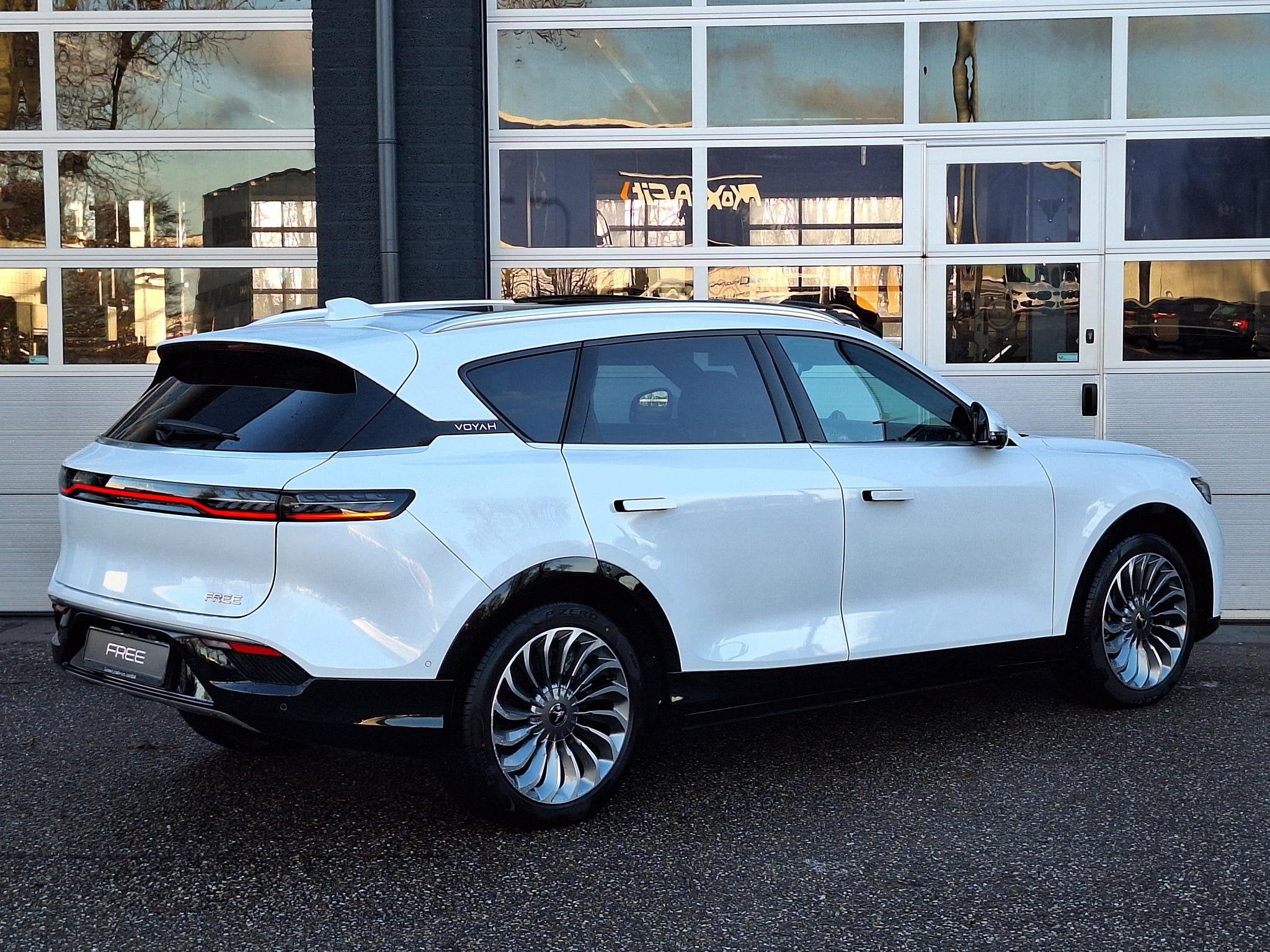 VOYAH Free Limited Edition Business 4WD 106 kWh | Schuifdak, Automaat, 12 maanden, Automatische klimaatregeling, Wit