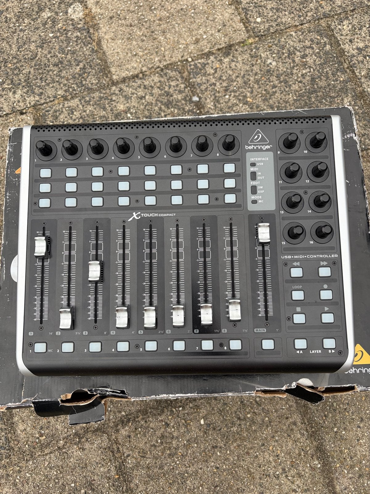 Behringer X-Touch Compact MIDI/USB Controller, Muziek en Instrumenten, Mengpanelen, Zo goed als nieuw, 5 tot 10 kanalen, Ophalen of Verzenden