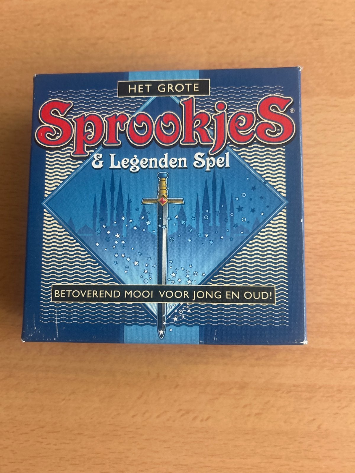 Het Grote Sprookjes & Legenden Spel, Drie of vier spelers, Ophalen of Verzenden, Zo goed als nieuw
