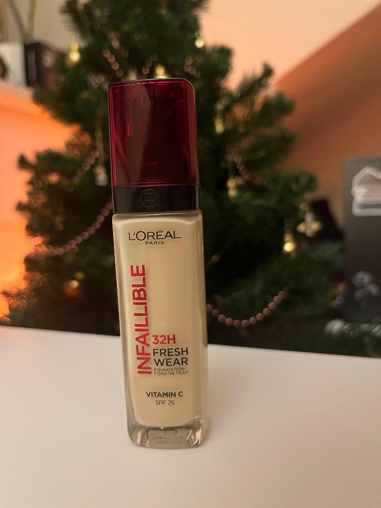 Foundation Loreal Infallible 010, Gehele gezicht, Beige, Ophalen of Verzenden, Zo goed als nieuw