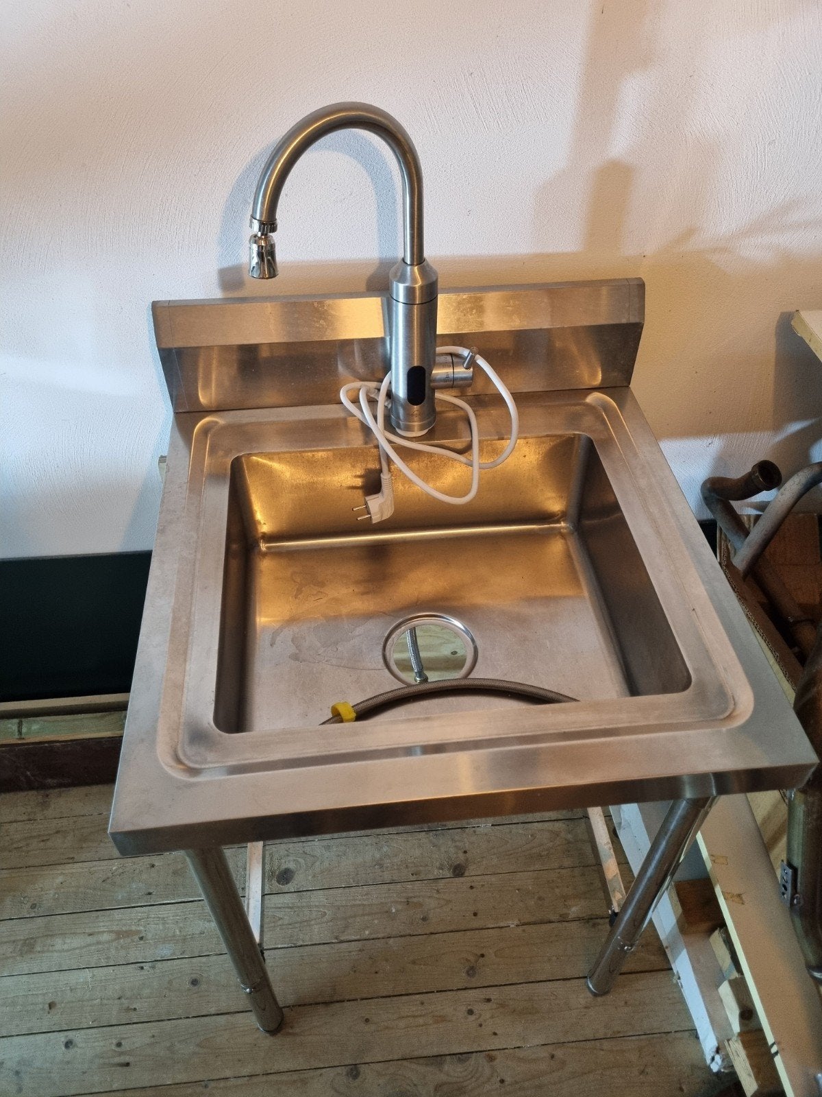 Vidaxl Gootsteen Hogart 230v kraan voor buiten/noodkeuken, Ophalen, Overige typen, Zilver, Zo goed als nieuw
