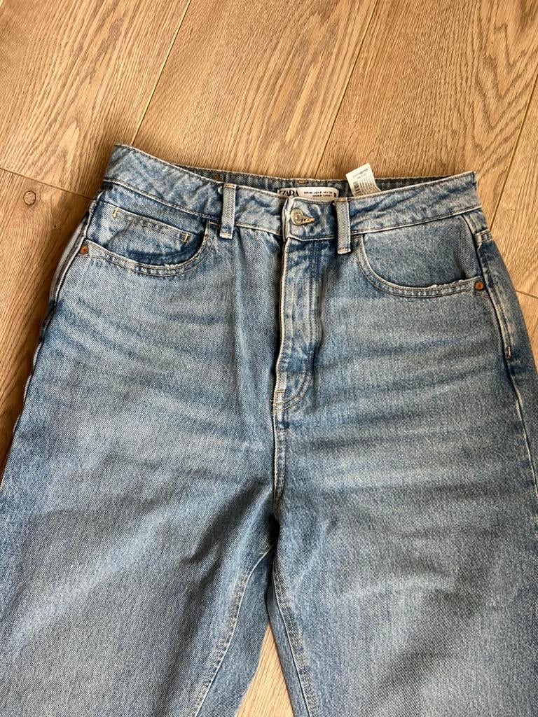 Mom jeans denim zara in perfecte staat, Ophalen of Verzenden, Zo goed als nieuw, Blauw, W30 - W32 (confectie 38/40)