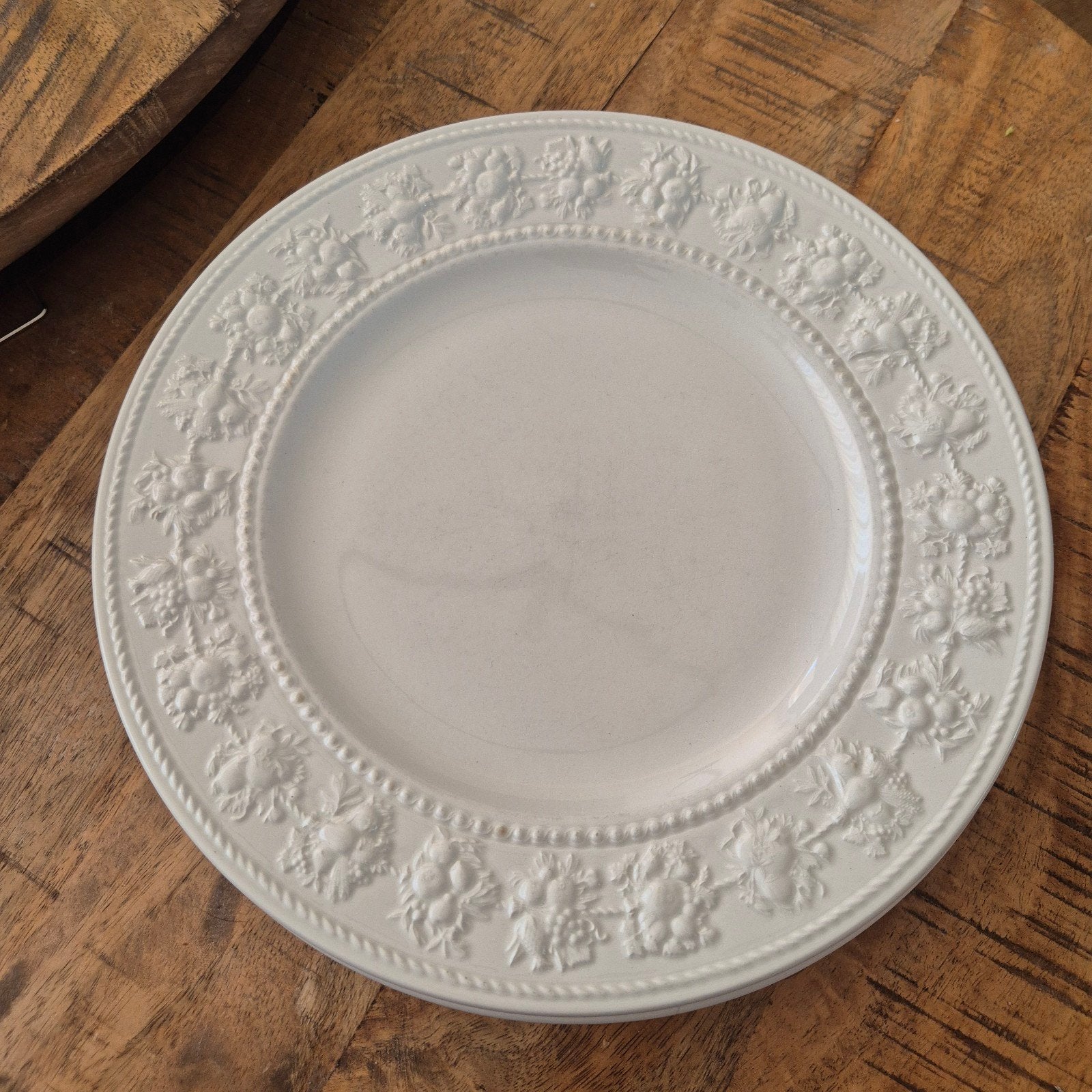9 Wedgwood Home Festivity dinerborden wit, Gebruikt, Klassiek, Ophalen of Verzenden, Bord(en)