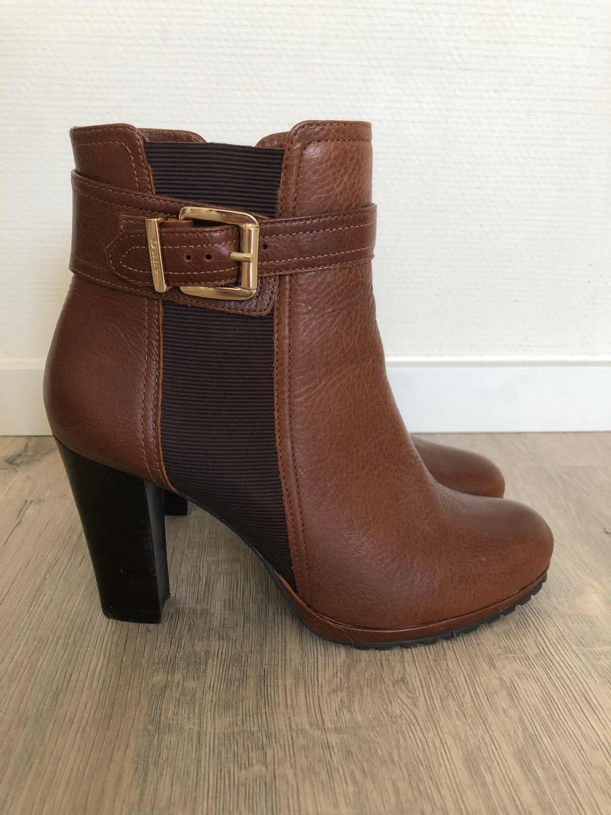 Dune London bruine leren enkellaarzen met hak, Kleding | Dames, Ophalen of Verzenden, Zo goed als nieuw, Bruin, Lage of Enkellaarzen