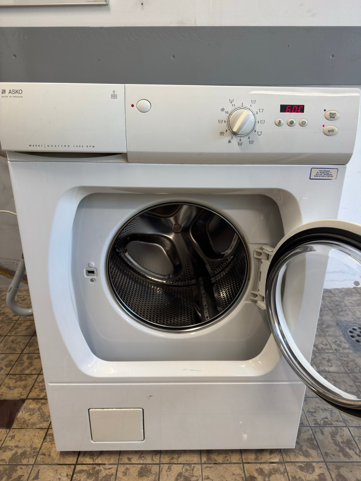 ASKO W6241 Quattro 1400 RPM Wasmachine, Ophalen, Gebruikt, Voorlader, 85 tot 90 cm