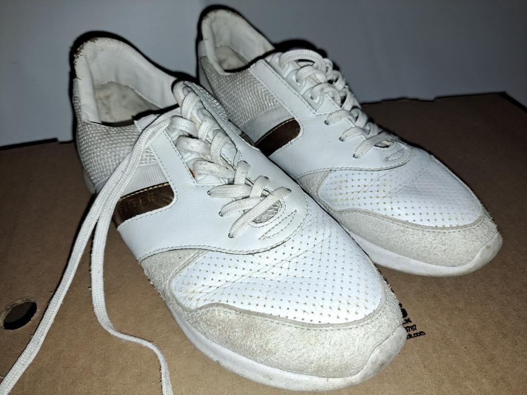 Tommy Hilfiger sneakers wit met goud maat 38, Ophalen, Wit, Sneakers of Gympen, Gedragen