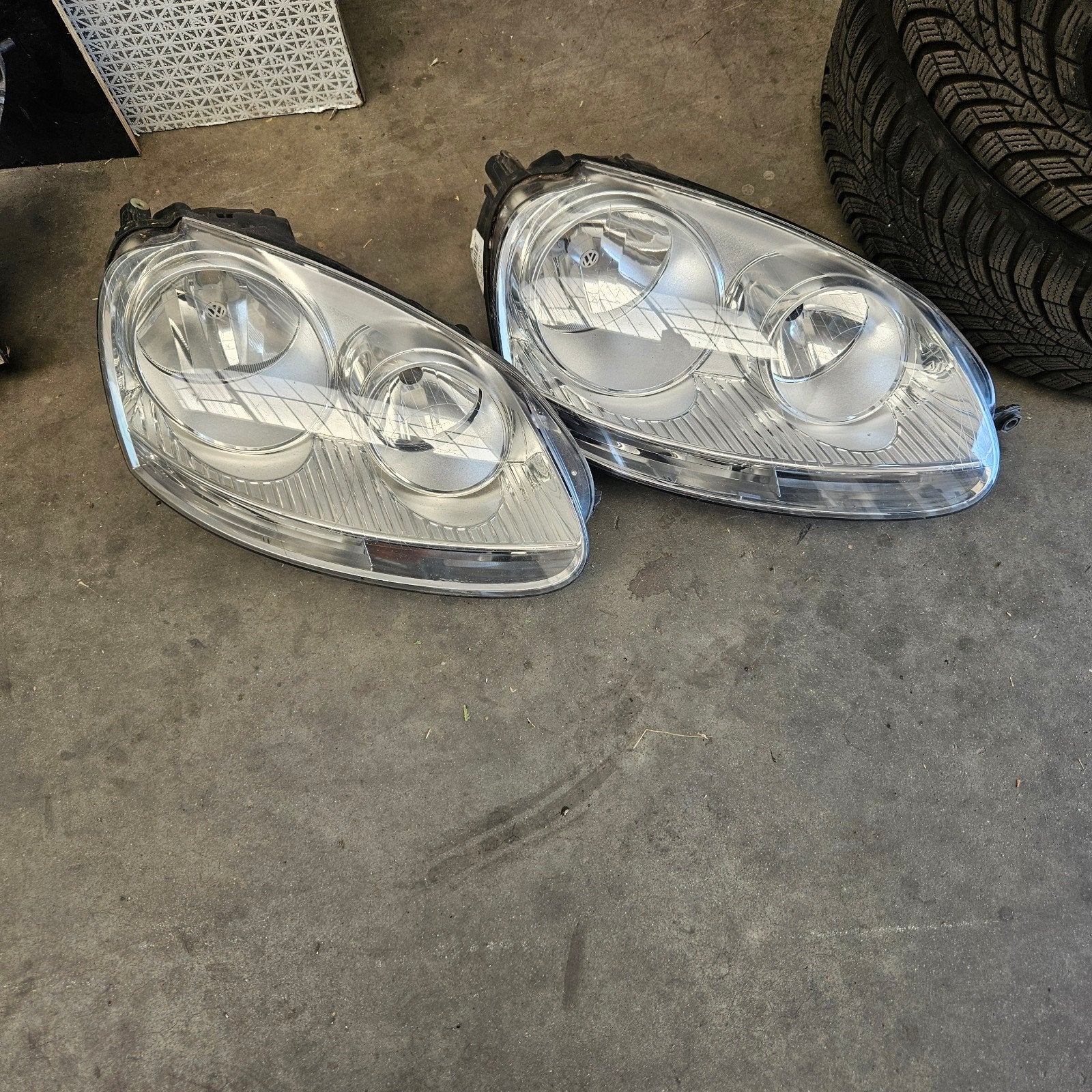 Koplampen Volkswagen Golf 5 2 x rechts( van 2), Auto-onderdelen, Verlichting, Ophalen of Verzenden, Gebruikt, Volkswagen