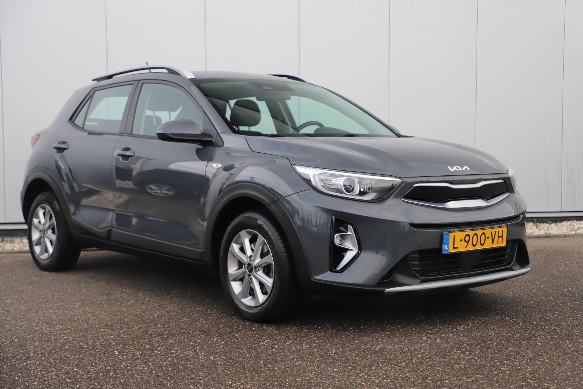 Kia Stonic 1.0 T-GDi MHEV DynamicLine 101PK Navigatie Achter, Auto's, Voorwielaandrijving, Gebruikt, Euro 6, Met garantie (alle)