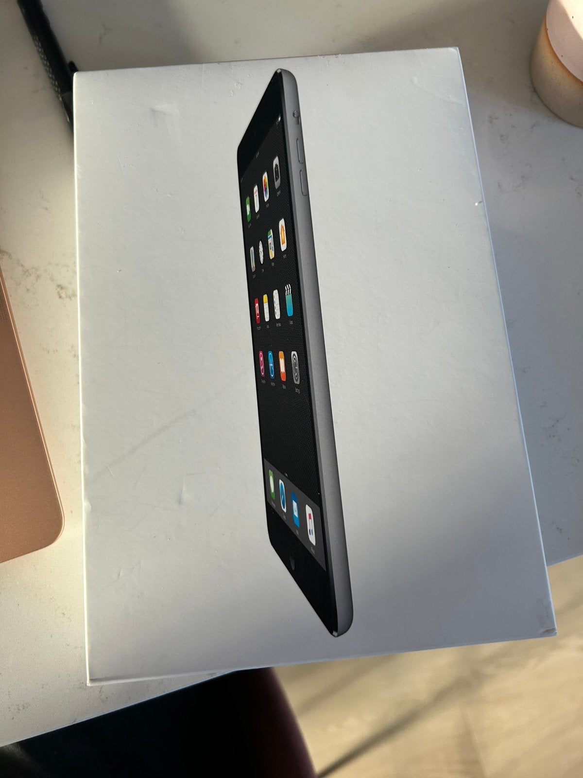 Foto 9 van iPad mini 2 32GB WiFi + toetsenbord + 2 hoesjes