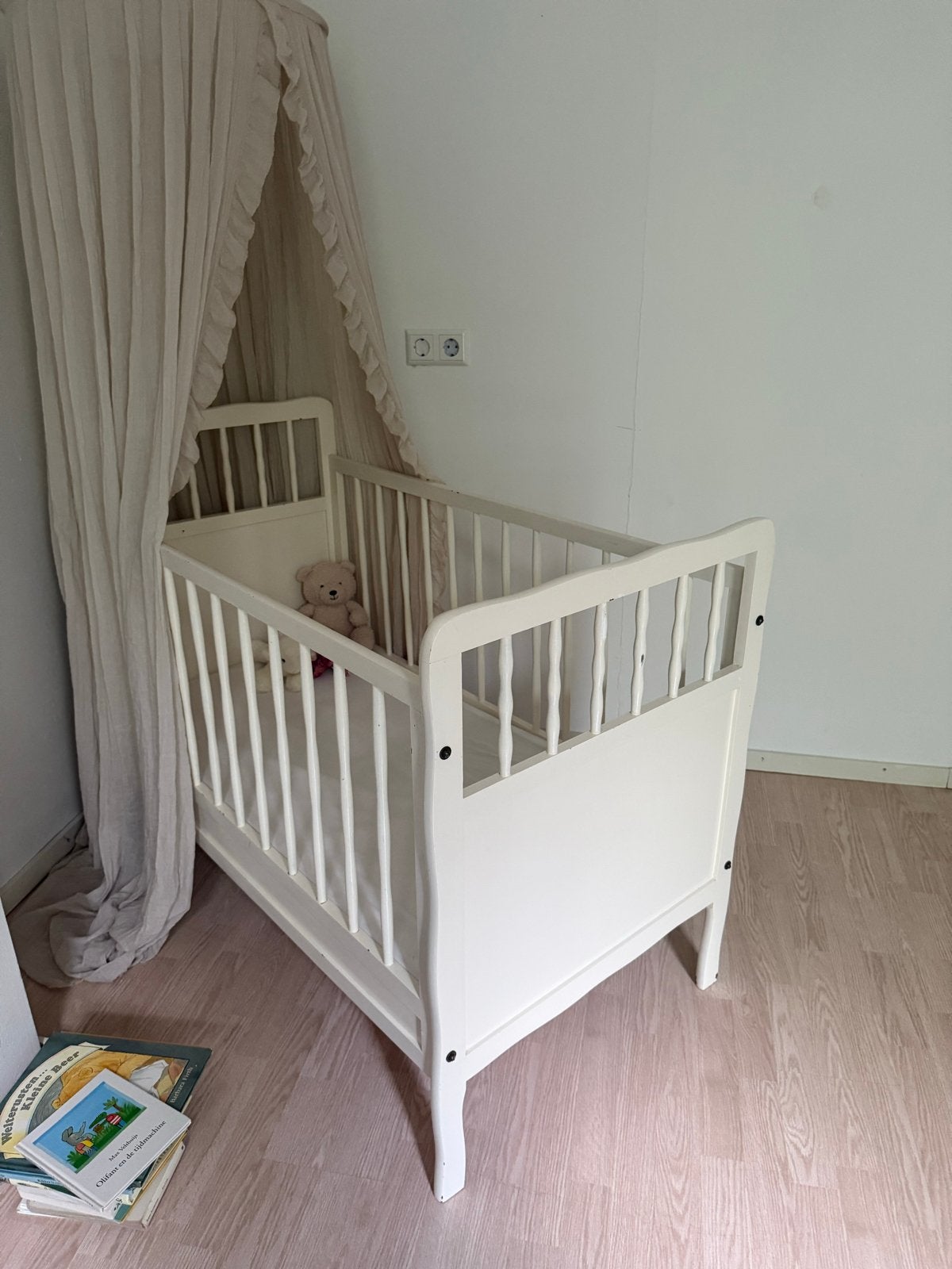 Wit retro ledikant eventueel met matras, Ophalen, Gebruikt, Ledikant