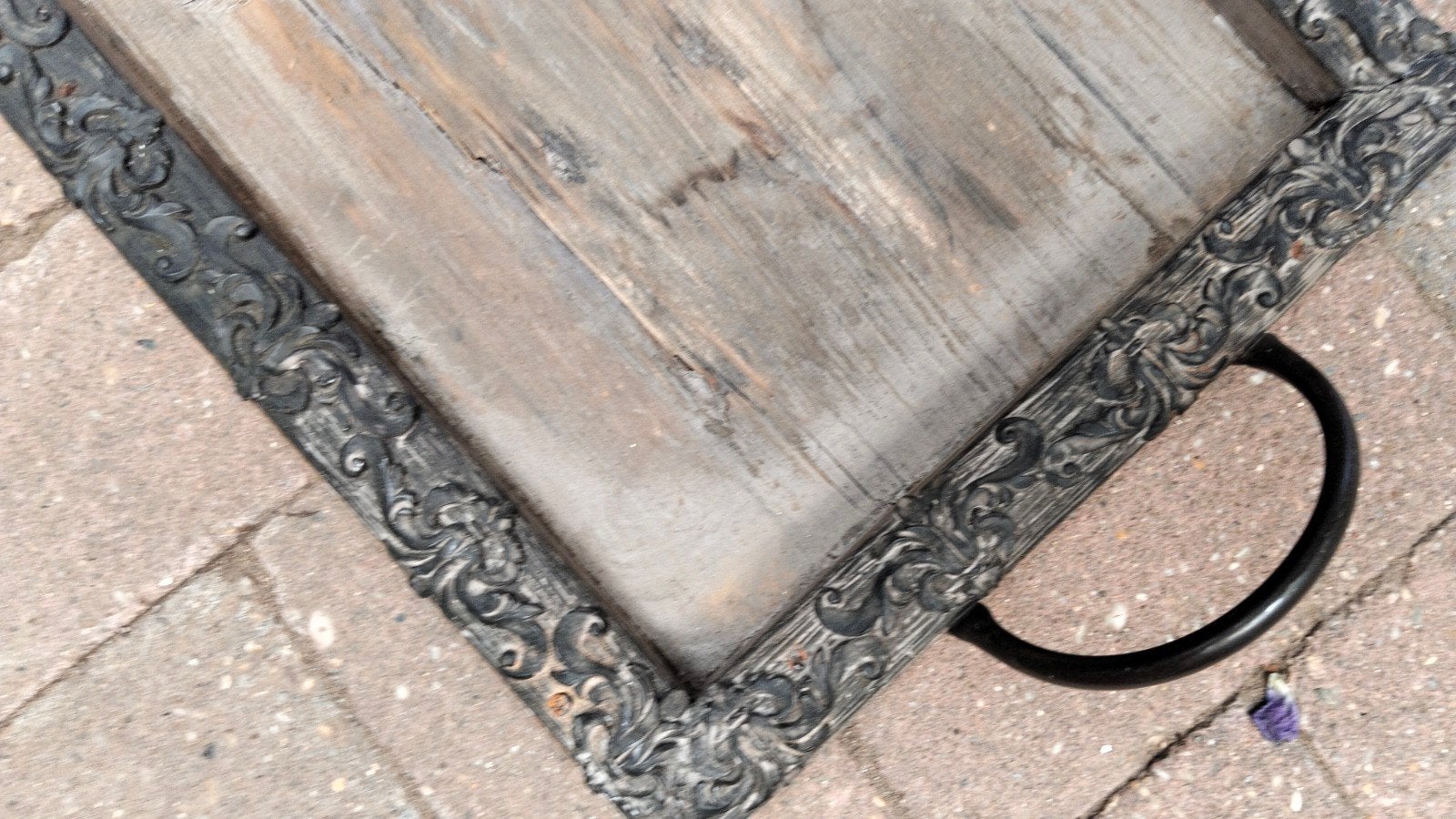 Brocante houten gedetailleerd dienblad met metalen handgrepe, Gebruikt, ., Ophalen of Verzenden, .