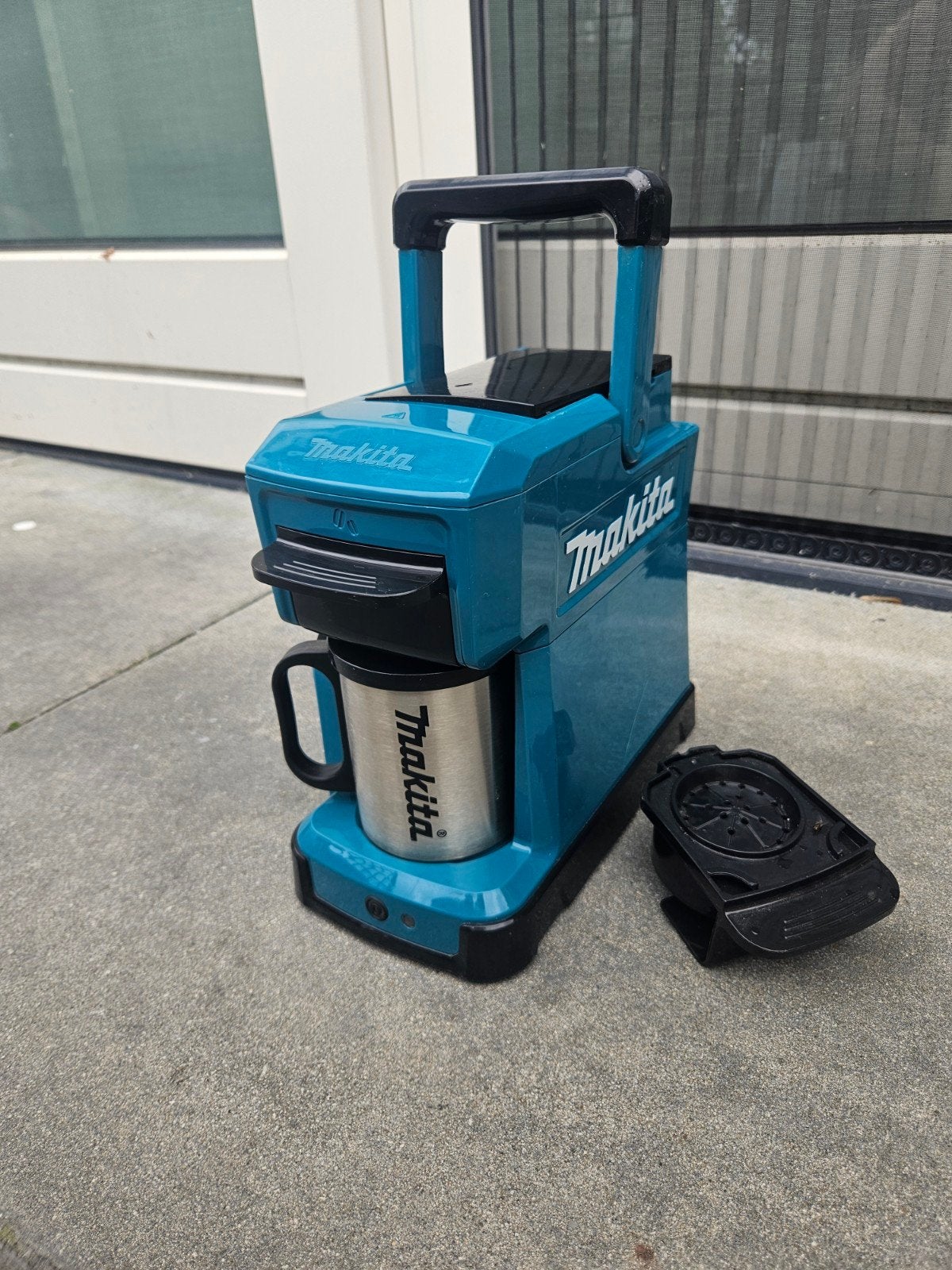 MAKITA Koffieapparaat, Witgoed en Apparatuur, Koffiezetapparaten, Ophalen, Zo goed als nieuw, Koffiemachine