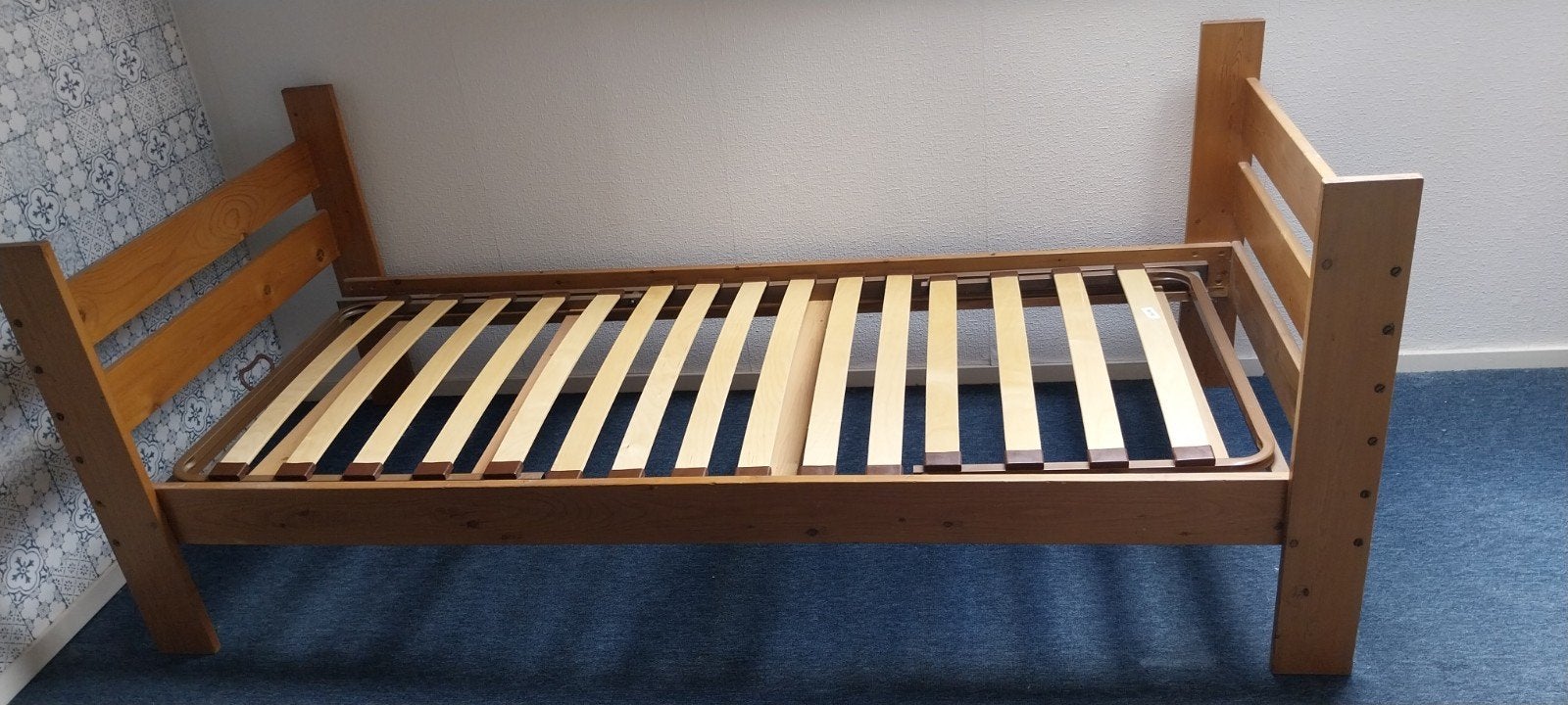 Eenpersoonsbed met verstelbare lattenbodem, Huis en Inrichting, Slaapkamer | Bedden, Ophalen, Eenpersoons, 190 cm of minder, 80 cm