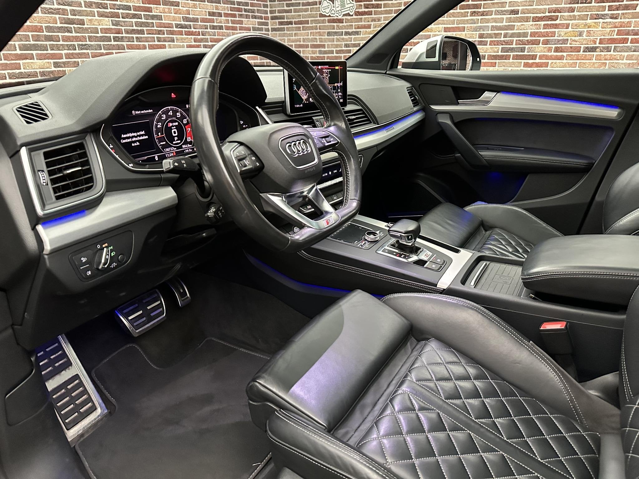 Audi SQ5 3.0 TFSI quattro Pro Line | B&O| Dak| Luchtvering|, Auto's, Automaat, Stof, 2995 cc, Zwart