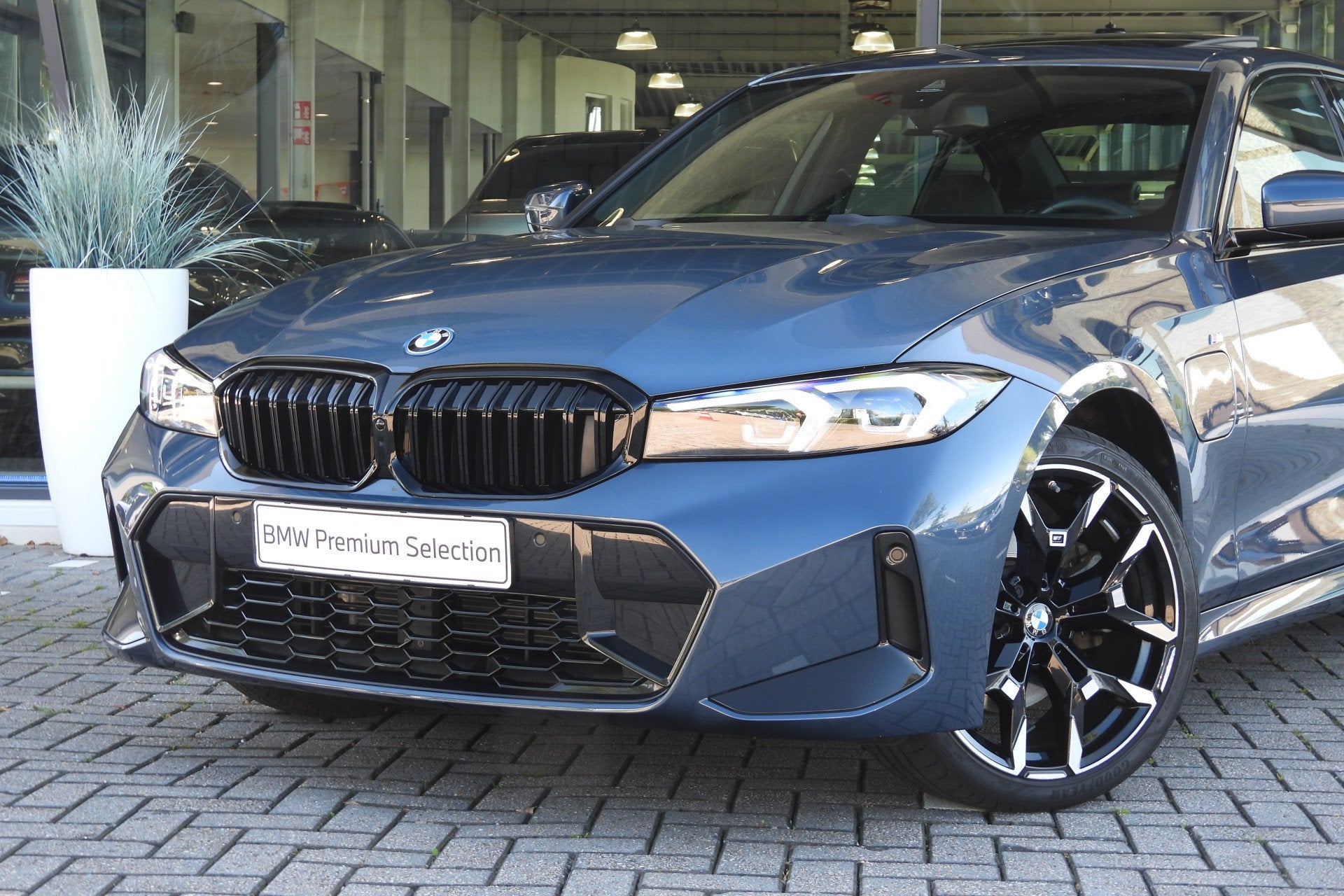 BMW 3 Serie 330e M Sport Automaat / Trekhaak / Sportstoelen, Auto's, Achterwielaandrijving, Gebruikt, 4 cilinders, Met garantie (alle)